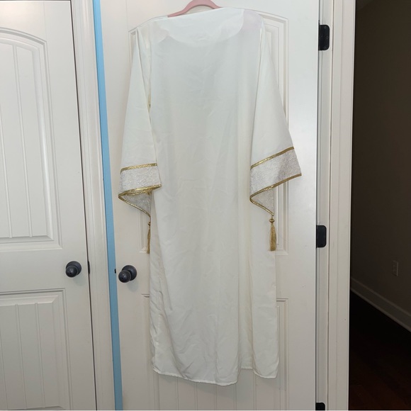 Elegant Morrocan, kaftan gown, white embroidered with gold, trim, dress and vest - Picture 12 of 14